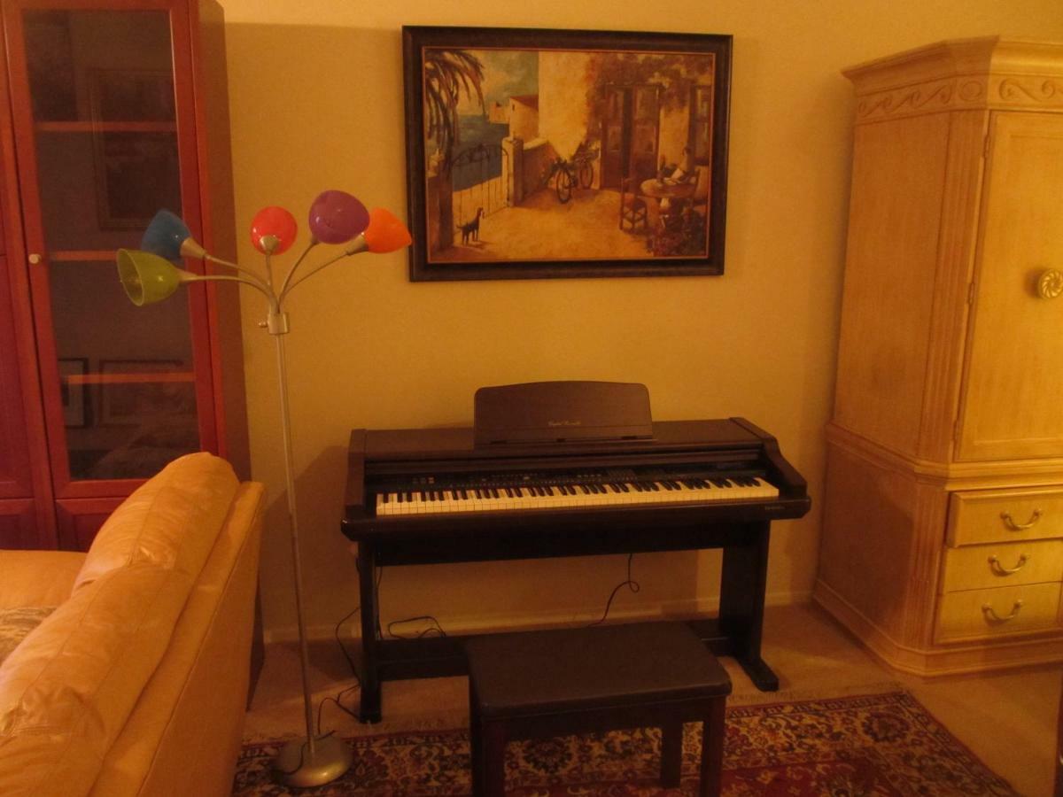Art Gallery Vacation House Гилбърт Екстериор снимка