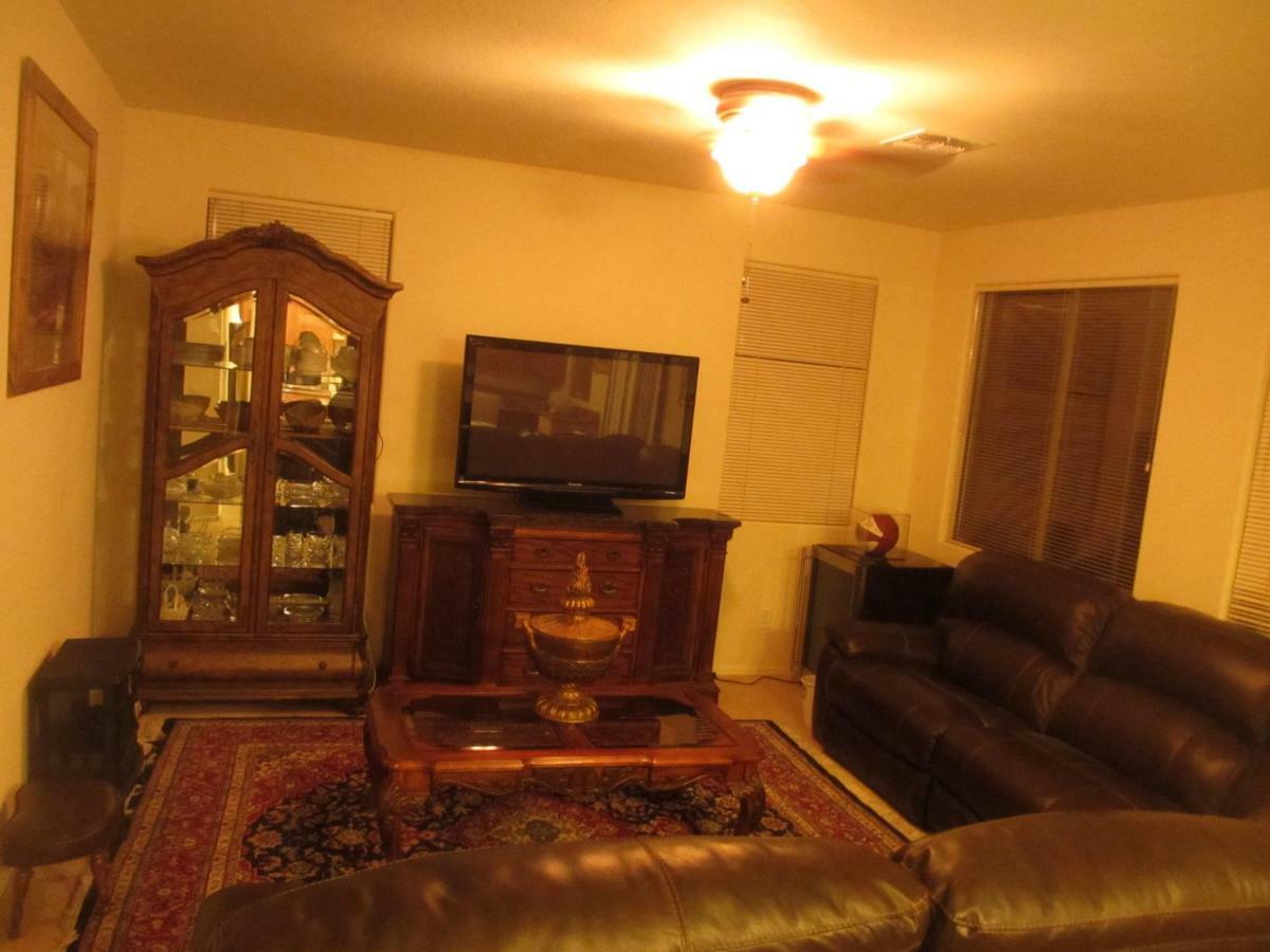 Art Gallery Vacation House Гилбърт Екстериор снимка