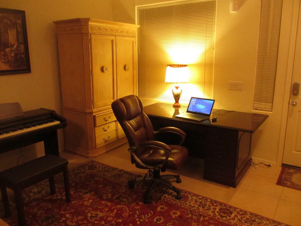 Art Gallery Vacation House Гилбърт Екстериор снимка