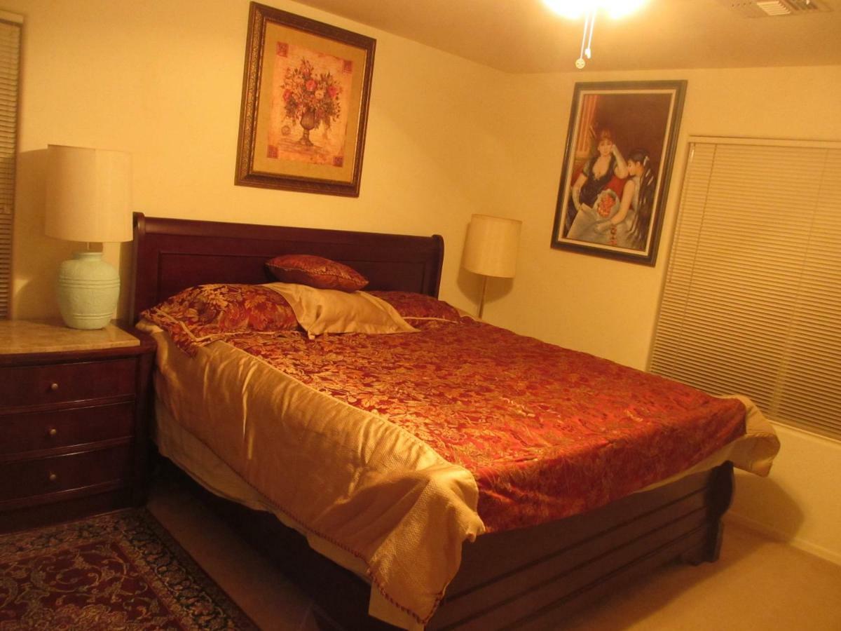 Art Gallery Vacation House Гилбърт Екстериор снимка