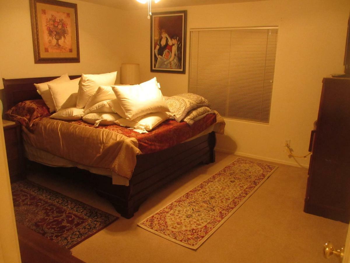 Art Gallery Vacation House Гилбърт Екстериор снимка